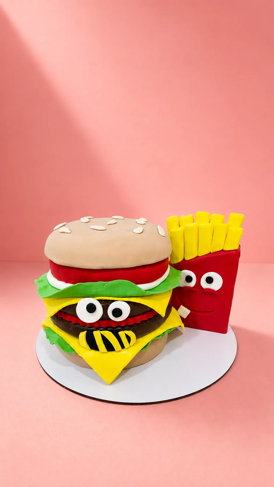 Torta temática hamburguesa y papas - Chavela's Bakery